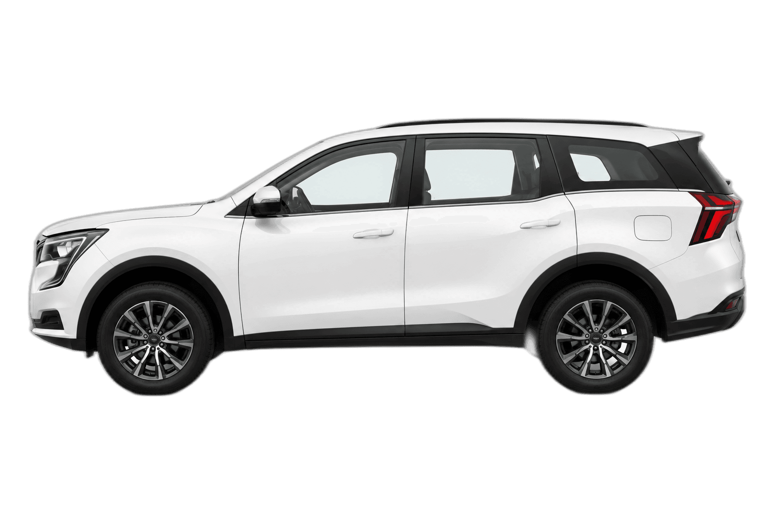 Mahindra XUV700 AT, side view